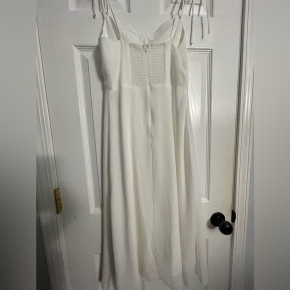White flowy dress - Picture 4 of 6